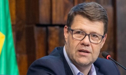 Lei proposta por Tutuca amplia licença para servidores cuidarem de filhos com deficiência ou doença rara